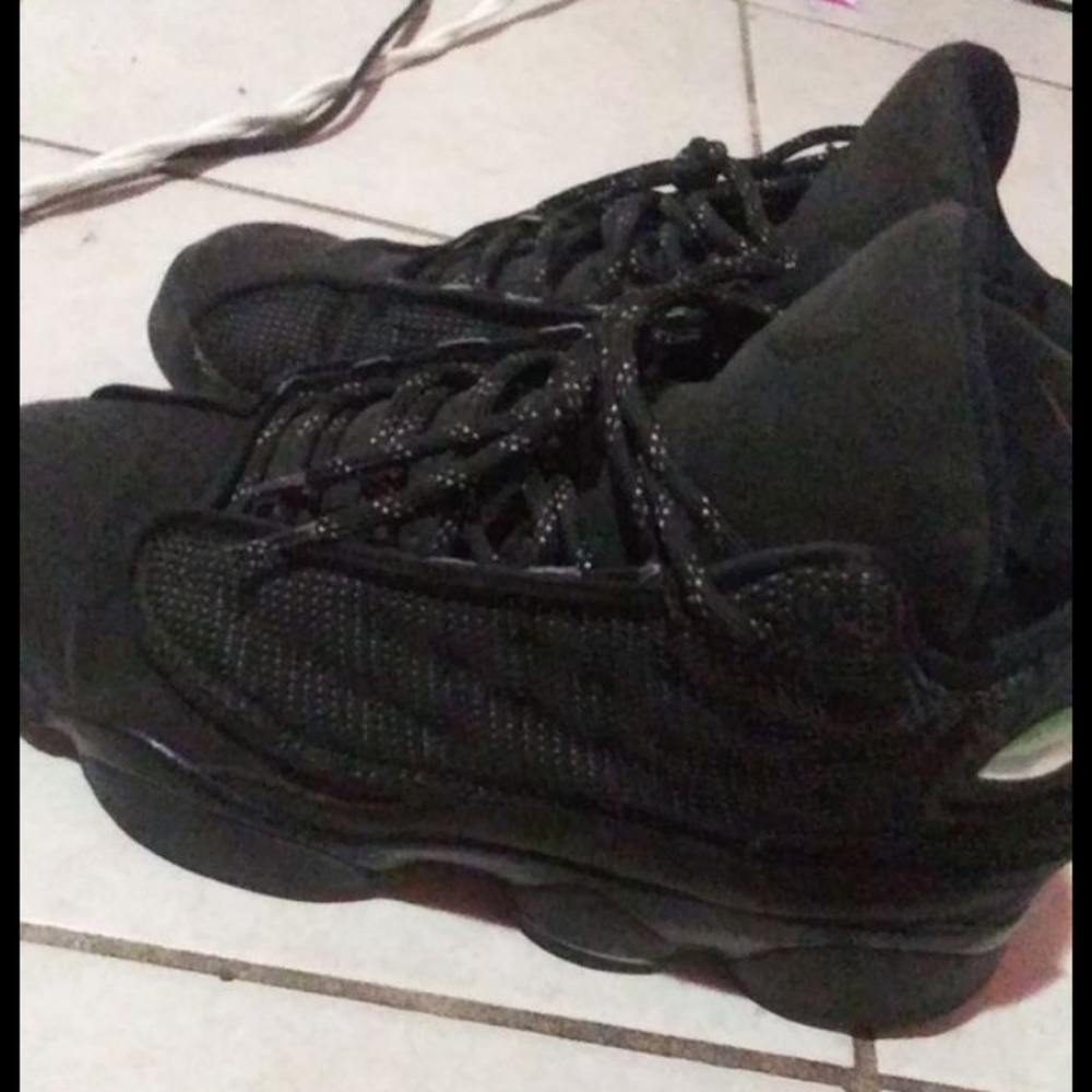 Black Cat 13s